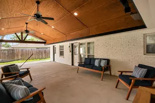 9710 Bob White Dr, Houston, TX 77096 - Photo 22