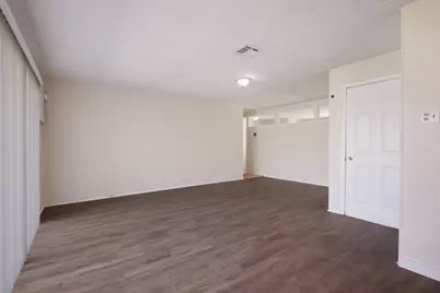 4430 Grapevine Street, Houston, TX 77045 - Photo 4