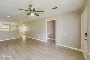 1611 Hazelwood St, Conroe, TX 77301 - Photo 6