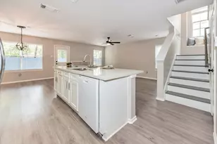 42 Musgrove Pl, The Woodlands, TX 77382 - Photo 6