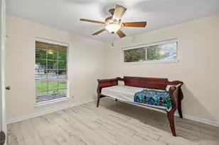 1607 Buescher Dr, Houston, TX 77043 - Photo 12