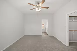 13424 Lucky Bill Ln, Houston, TX 77048 - Photo 10