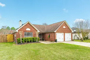 3210 Deer Trail Dr, Alvin, TX 77511 - Photo 4