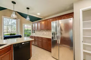 3210 Deer Trail Dr, Alvin, TX 77511 - Photo 12