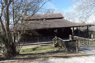 17 Lake Dr, Huntsville, TX 77320 - Photo 2