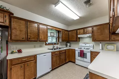 3304 Parr Dr, Huntsville, TX 77340 - Photo 10
