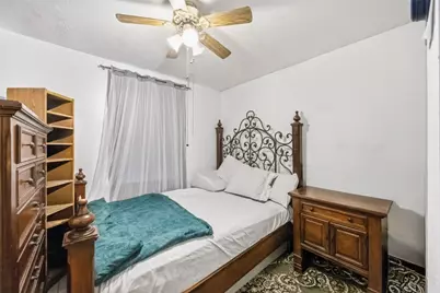 8456 Leawood Boulevard, Houston, TX 77072 - Photo 10