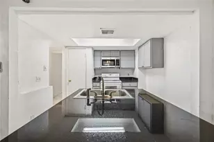 8456 Leawood Blvd, Houston, TX 77072 - Photo 6