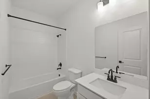 7815 Jade Crst Dr, Angleton, TX 77515 - Photo 22