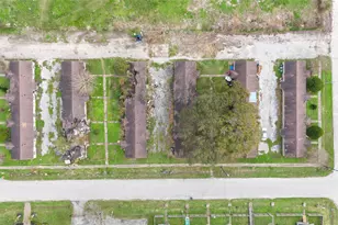 3121 Brewster St, Houston, TX 77026 - Photo 2