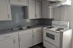 1311 1/2 21st St, Huntsville, TX 77340 - Photo 2