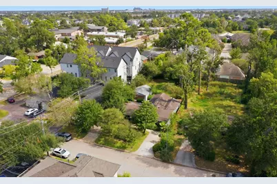 1320 Woodvine Drive, Houston, TX 77055 - Photo 38