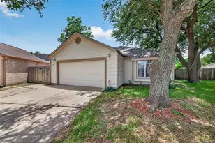 11643 Twinridge Ln, Houston, TX 77099 - Photo 2