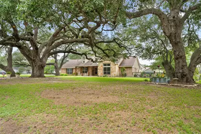 618 S Hudson Street, Flatonia, TX 78941 - Photo 1