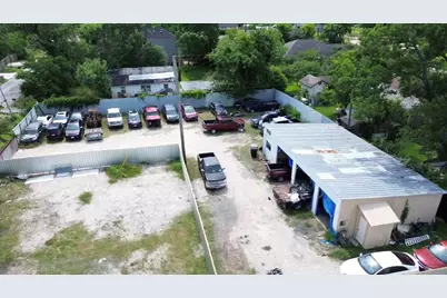 9205 Mesa Drive, Houston, TX 77028 - Photo 12