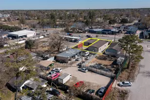 9205 Mesa Dr, Houston, TX 77028 - Photo 2