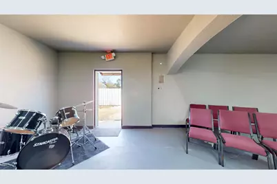 9205 Mesa Drive, Houston, TX 77028 - Photo 26