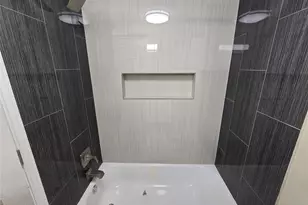 12122 E Marsham Cir, Houston, TX 77066 - Photo 10