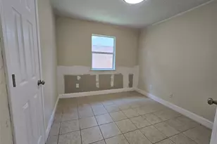 12122 E Marsham Cir, Houston, TX 77066 - Photo 8
