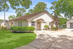 508 Williamsburg Cir, Friendswood, TX 77546 - Photo 4