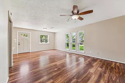 508 Williamsburg Circle, Friendswood, TX 77546 - Photo 6