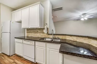 75 Summerhaze Circle, The Woodlands, TX 77382 - Photo 8