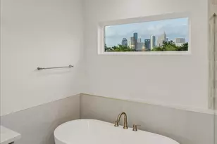 617 Bomar St, Houston, TX 77006 - Photo 26