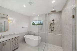 617 Bomar St, Houston, TX 77006 - Photo 24