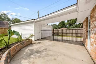 5923 Pebble Springs Dr, Houston, TX 77066 - Photo 38