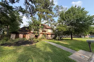 27014 S Pyeatt Ln, Conroe, TX 77385 - Photo 2