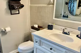 216 S William Barnett Ave, Cleveland, TX 77327 - Photo 14