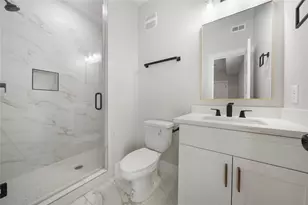402 E 37th St, Houston, TX 77018 - Photo 8