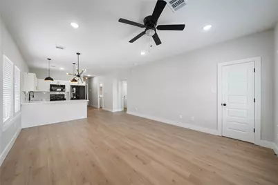 402 E 37th Street #B, Houston, TX 77018 - Photo 1