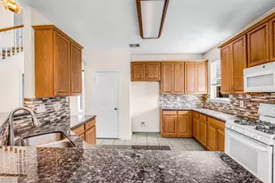 9502 Bending Willow Ln, Houston, TX 77064 - Photo 6