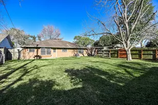 6817 Hendon Ln, Houston, TX 77074 - Photo 22