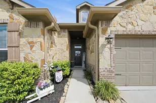 213 White Wing Ln, Sealy, TX 77474 - Photo 2