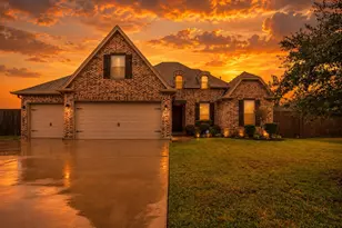 209 Mandavilla Wy, Lumberton, TX 77657 - Photo 2