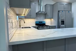 5803 E Greencraig Dr E, Houston, TX 77035 - Photo 10