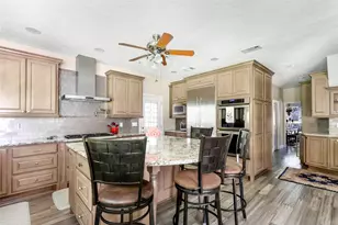 7 Summit Lake Dr, Kingwood, TX 77339 - Photo 12