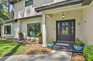 7 Summit Lake Dr, Kingwood, TX 77339 - Photo 2