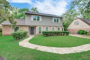 14611 Bramblewood Dr, Houston, TX 77079 - Photo 2