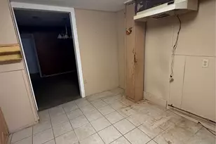 9422 Coffee St, Houston, TX 77033 - Photo 4