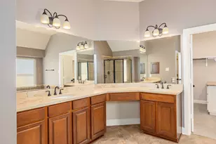 27 N Arrow Canyon Cir, The Woodlands, TX 77389 - Photo 22