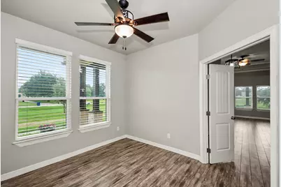 155 Horse Shoe Trail, Angleton, TX 77515 - Photo 18