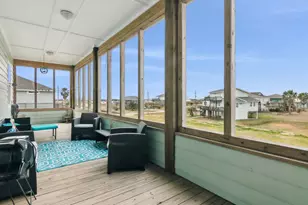 945 Gulfview Dr, Crystal Beach, TX 77650 - Photo 30