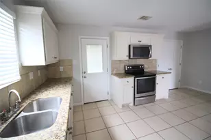 6610 Loma Vista St, Houston, TX 77085 - Photo 12