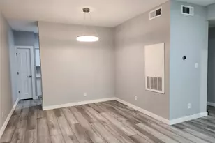 6500 Harbor Town Dr, Houston, TX 77036 - Photo 8
