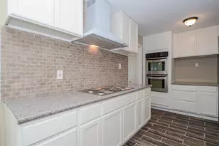 5923 Lattimer Dr, Houston, TX 77035 - Photo 8
