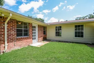 5923 Lattimer Dr, Houston, TX 77035 - Photo 4