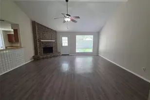 2777 Forest Point Dr, League City, TX 77573 - Photo 2